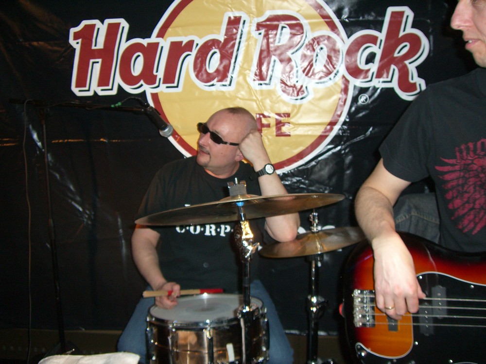 thunder hard rock cafe march 2006 24